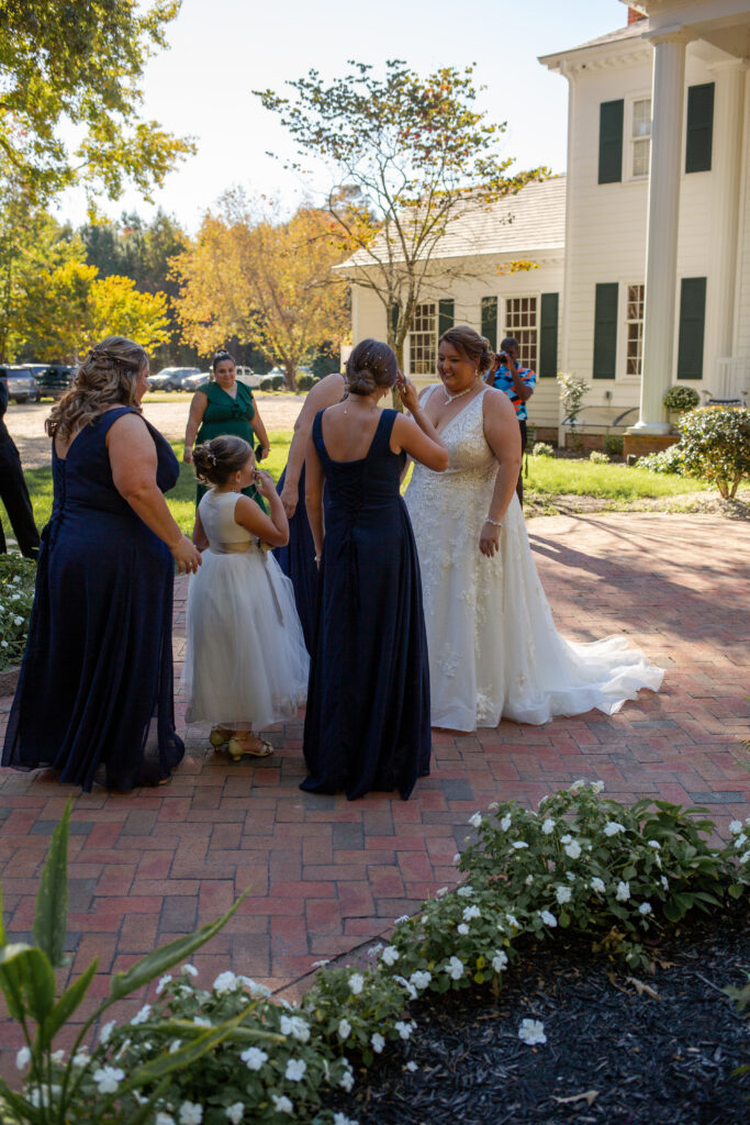 Reaction of the first look with the bridal party